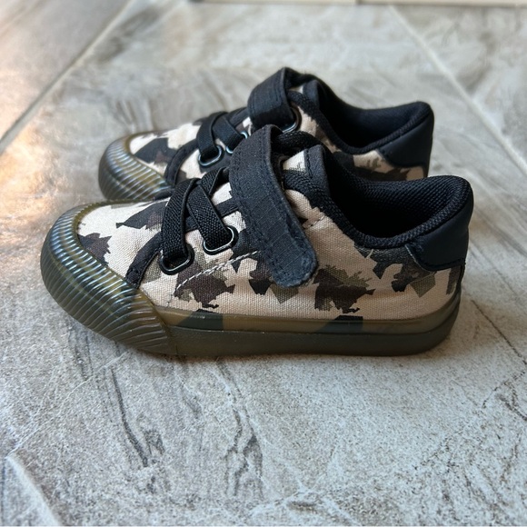 Cat & Jack Toddler Boy Camo Slip On Sneakers, Size 6 - Picture 5 of 11